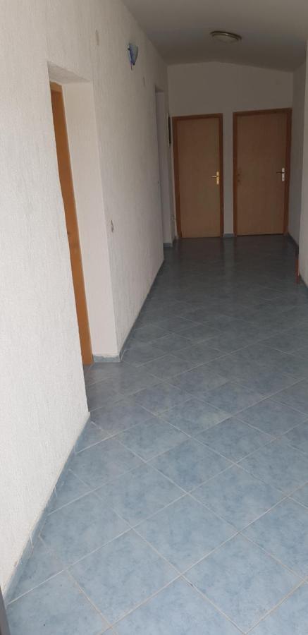 Apartments Hugo Malinska Esterno foto